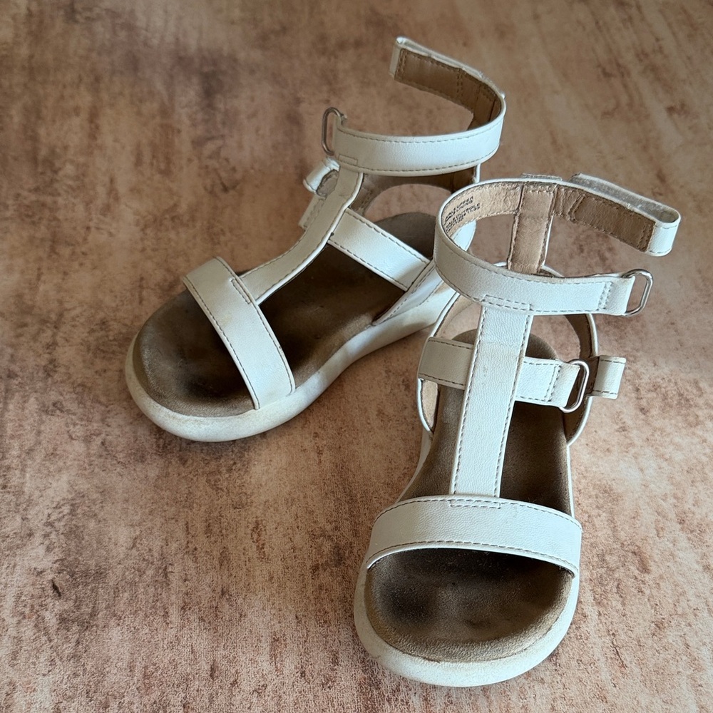 (5for$10) Cat and Jack Kids Size 7 White Sandals